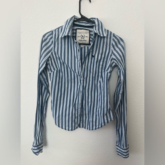 Vintage 2000’s Abercrombie and Fitch blue striped strapless top ♡